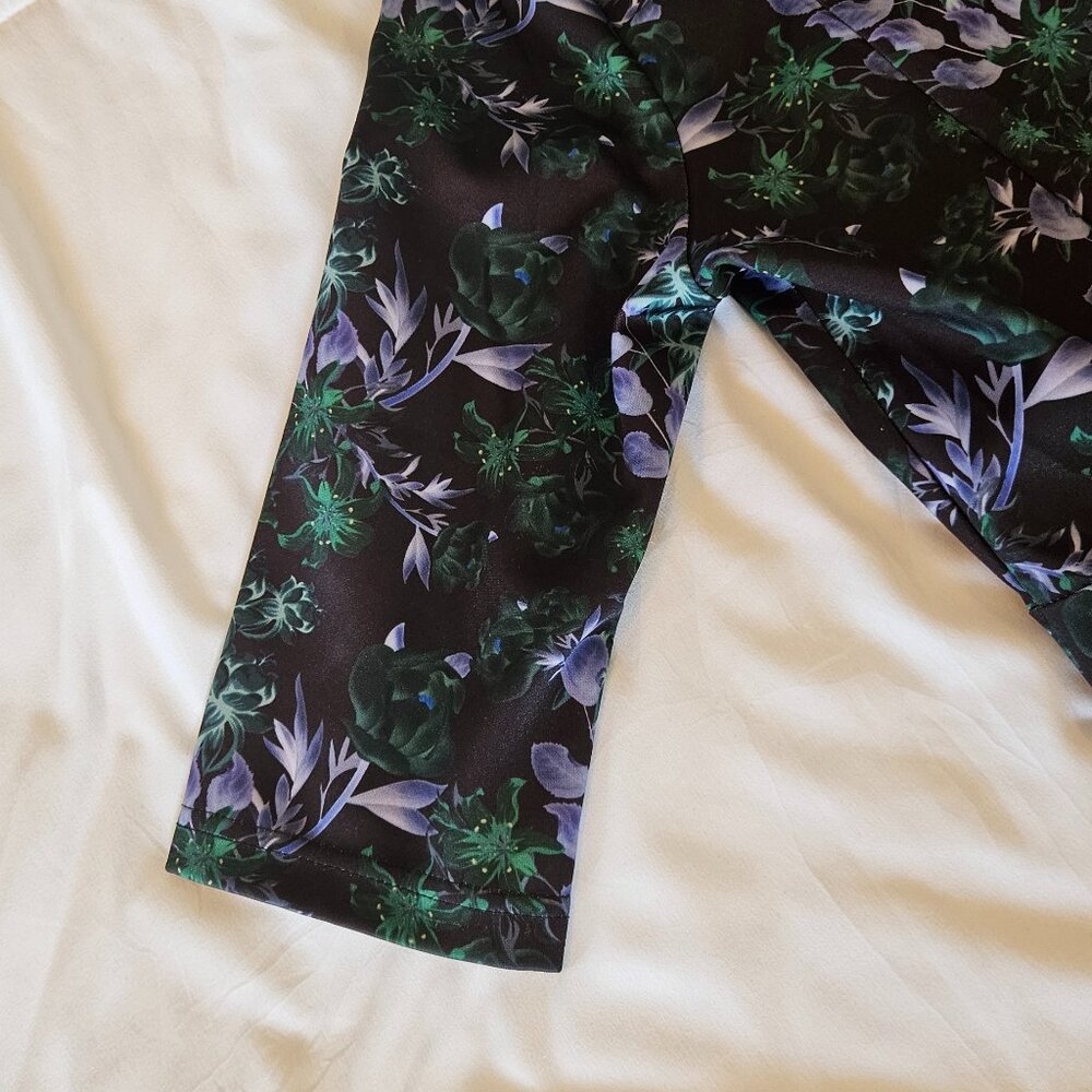 Beautiful Floral Fit and Flare Midi Dress - Picture 5 of 9